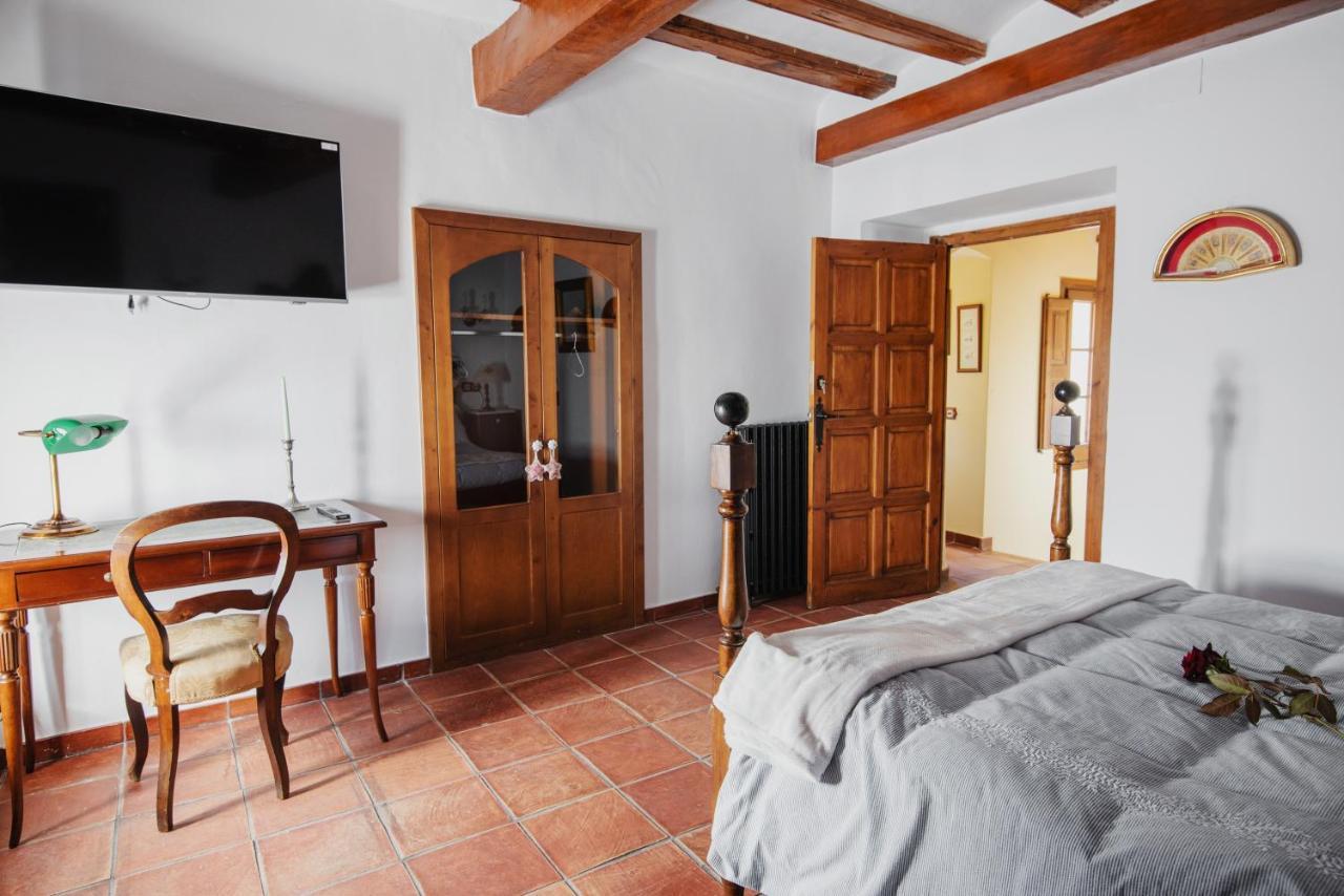 Masia Can Viver - Olive Oil Tourism B&B Bigues I Riells エクステリア 写真