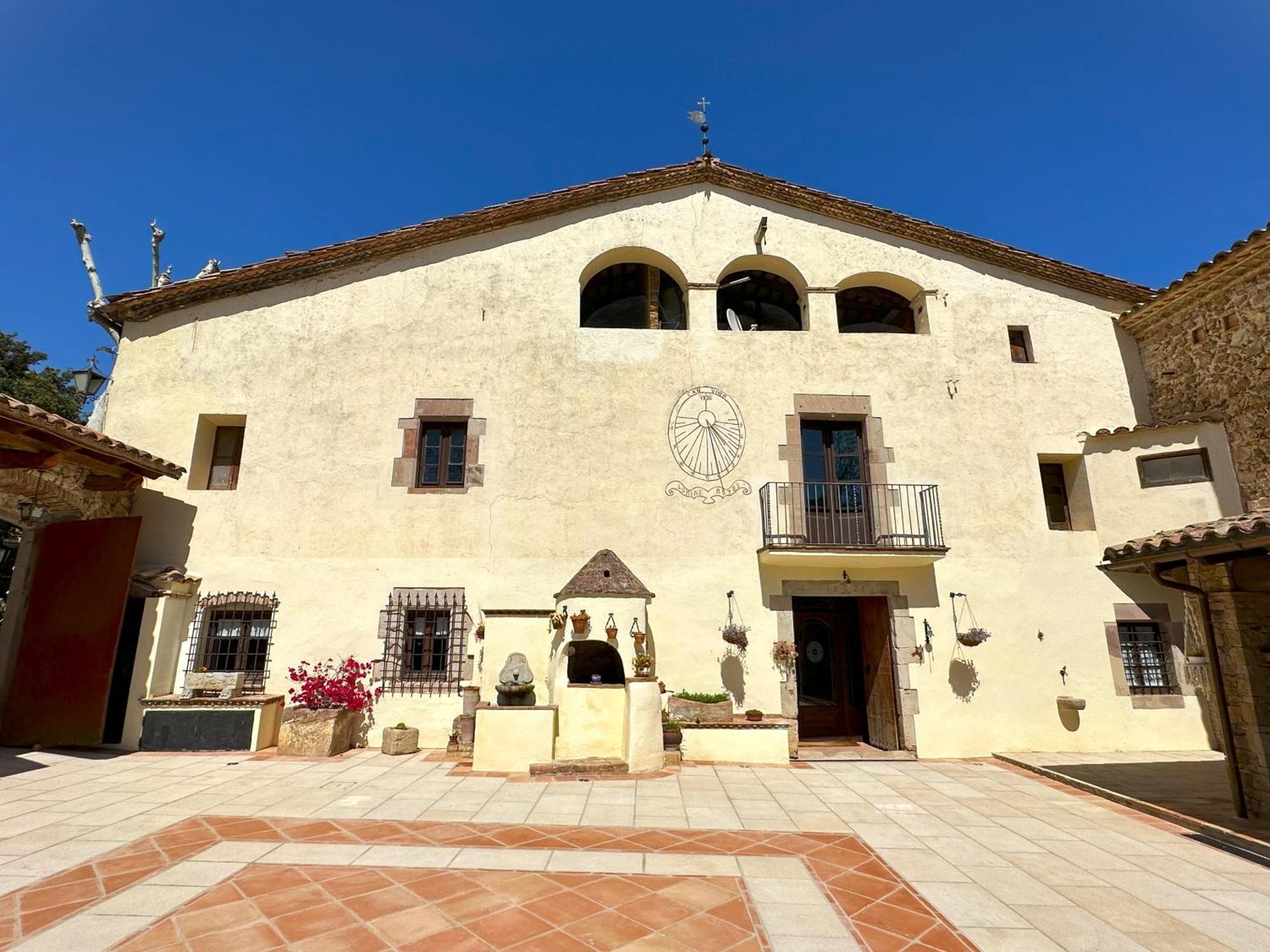 Masia Can Viver - Olive Oil Tourism B&B Bigues I Riells エクステリア 写真
